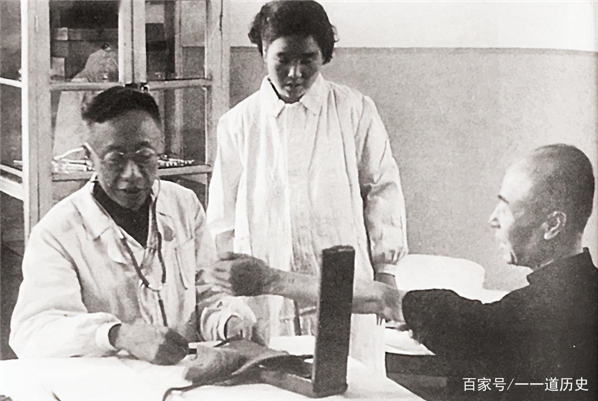 溥仪为啥尿毒症死了,末代皇帝溥仪的尿毒症症状