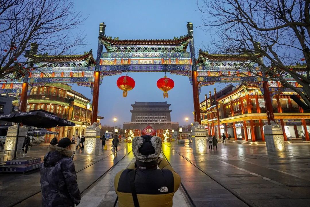 东城因你而美｜从凌晨到日暮，“亮”出年味儿的背后……