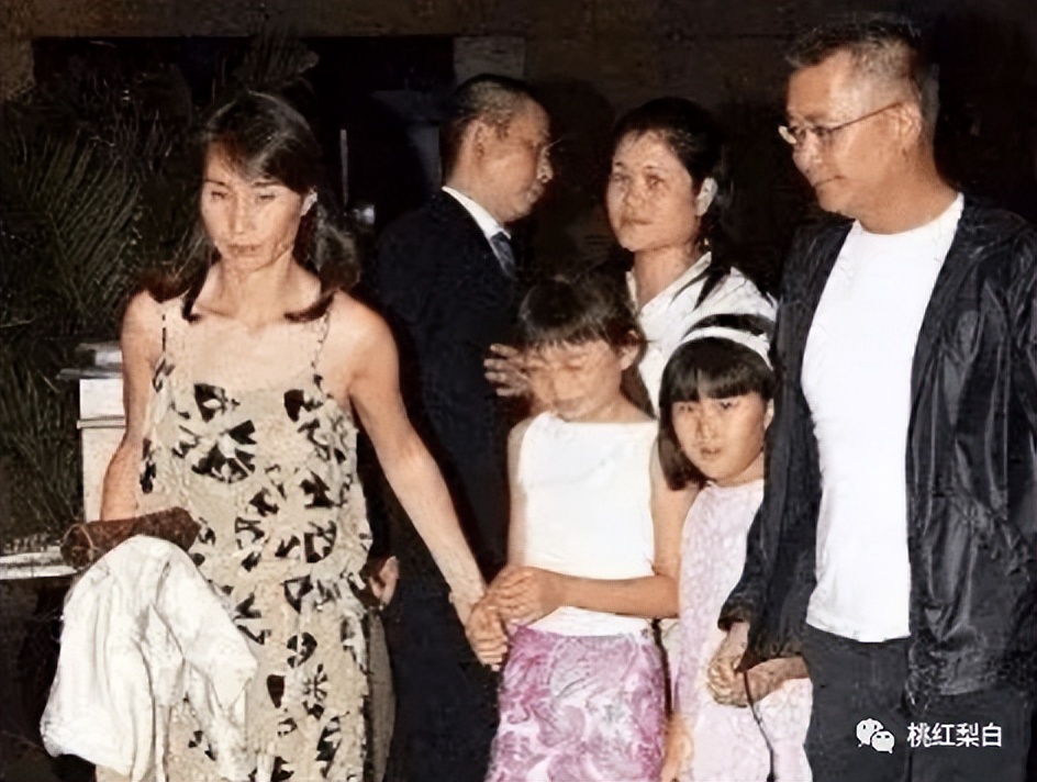 赌王二房蓝琼缨生了几个孩子,赌王二太蓝琼缨几岁生孩子