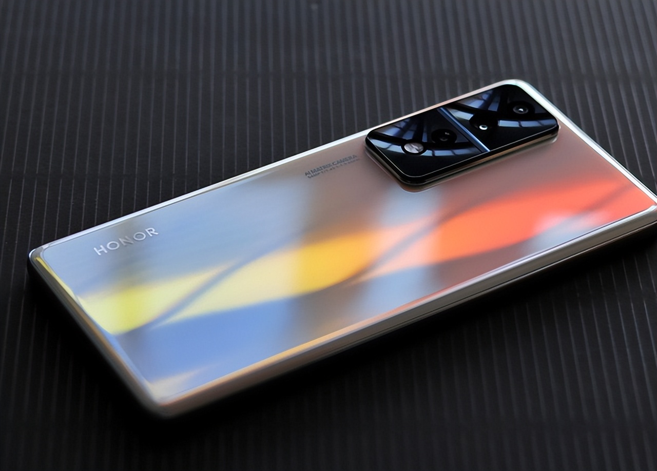 预算2500左右，4款“不输旗舰”的中端机皇，搭载骁龙8+处理器