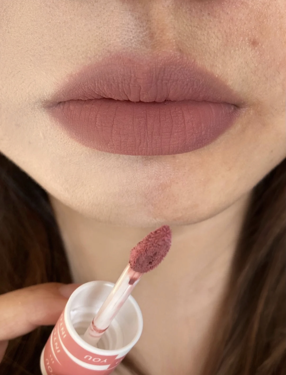 适合女人素颜出门时涂的几款口红,适合40岁素颜涂的口红色号