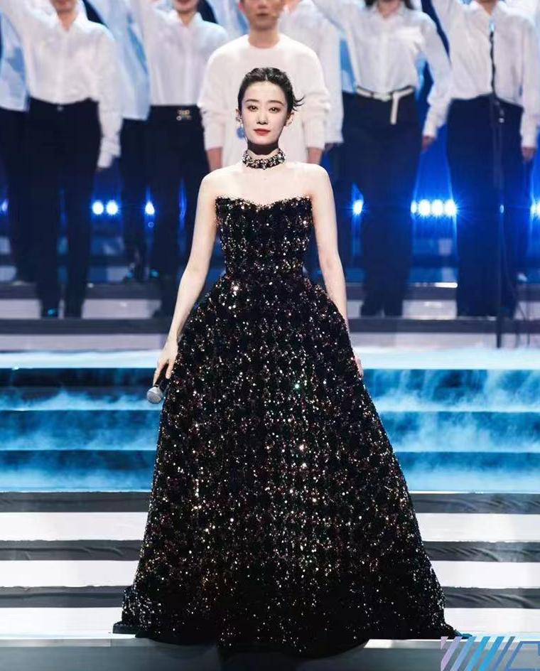 宋茜唐嫣张小斐王嘉尔黄轩黄晓明,颁奖典礼贾玲张小斐碰胳膊宋茜