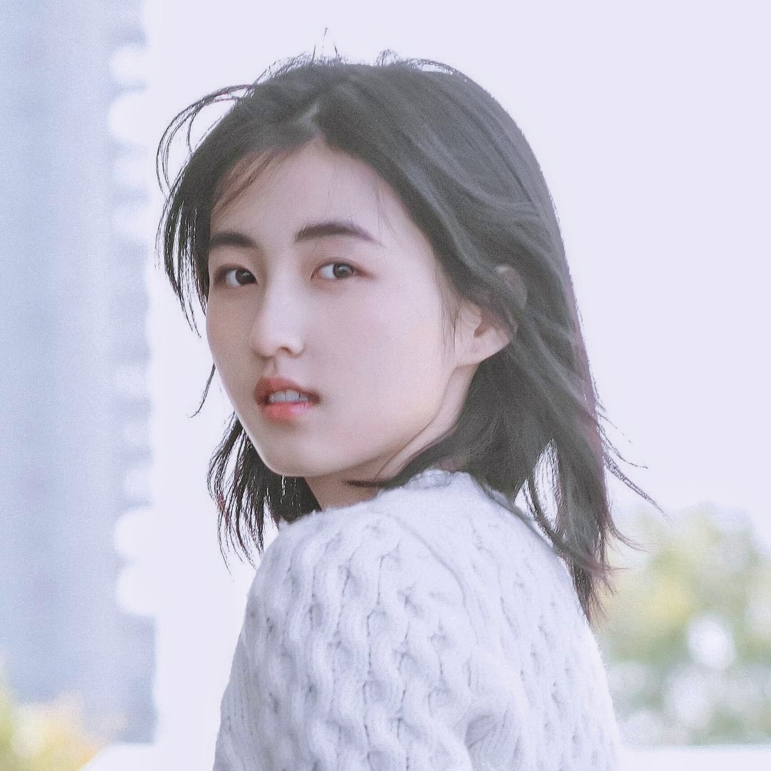 国民妹妹张子枫演技备受大众认可,演技派四小花旦张子枫