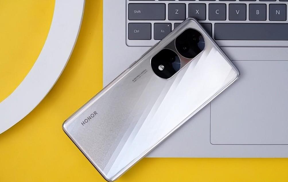 2023年3月换手机，这4款旗舰机可以“捡漏”，降到最低价格