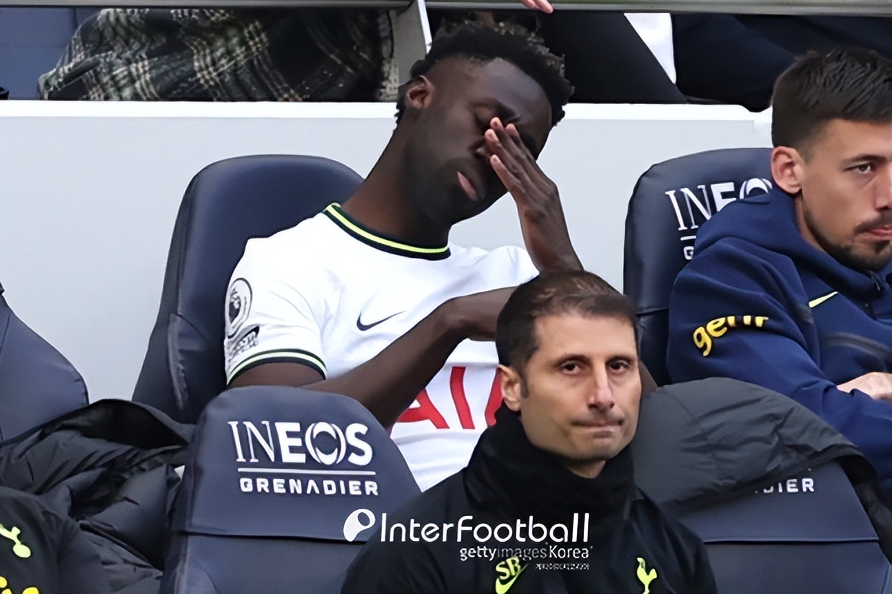 当一位队友收到“最大的嘘声”时，“很遗憾，他是最好的球员