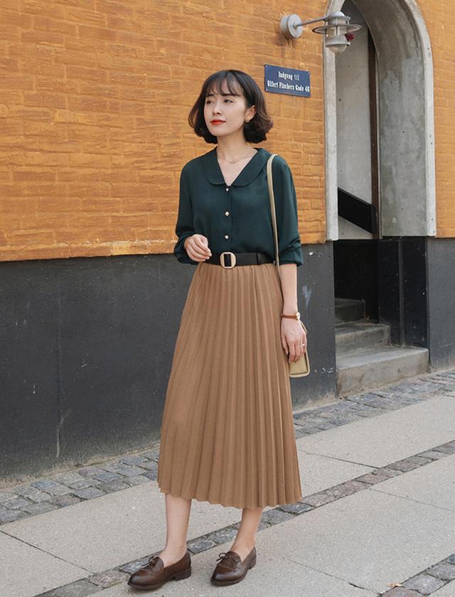 今年流行配裙子的平底鞋,穿裙子别穿什么鞋