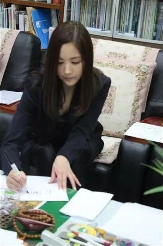 韦唯遭受过家庭暴力吗,贾静雯和韦唯现状