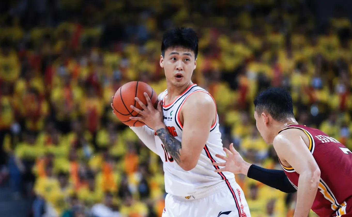 广东三阶段首胜！徐杰成场上奇兵，解说员：为何没有进入国家队？