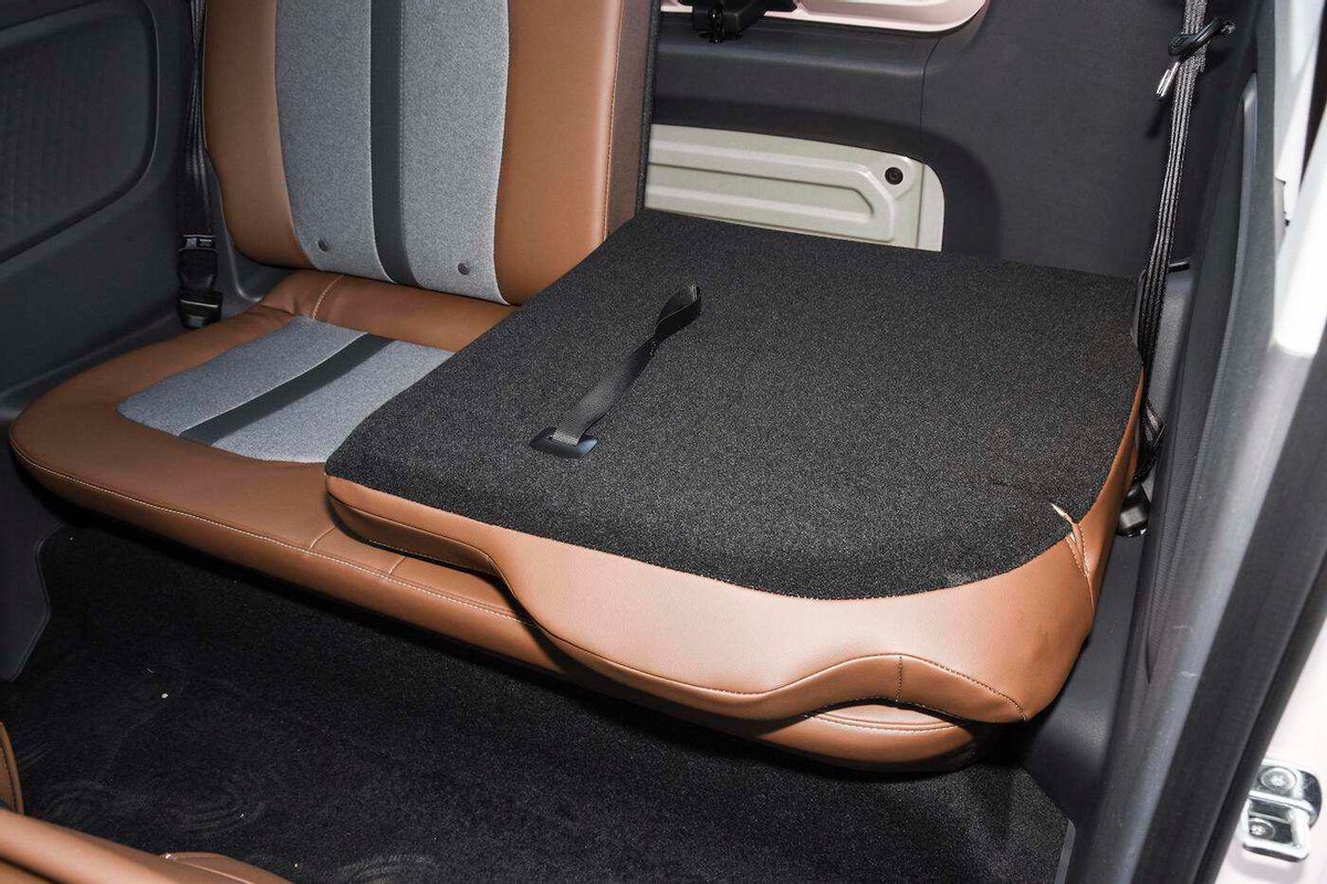 新款宏光MINIEV实车被曝,新款宏光miniev补足缺点