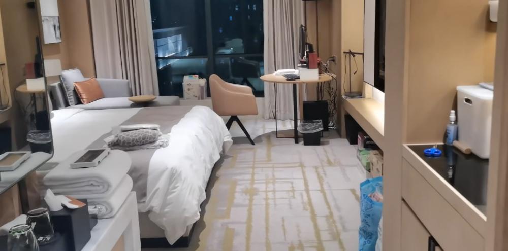 “不买房，不租房”每月300块住酒店，80后女孩“禁欲式”生活