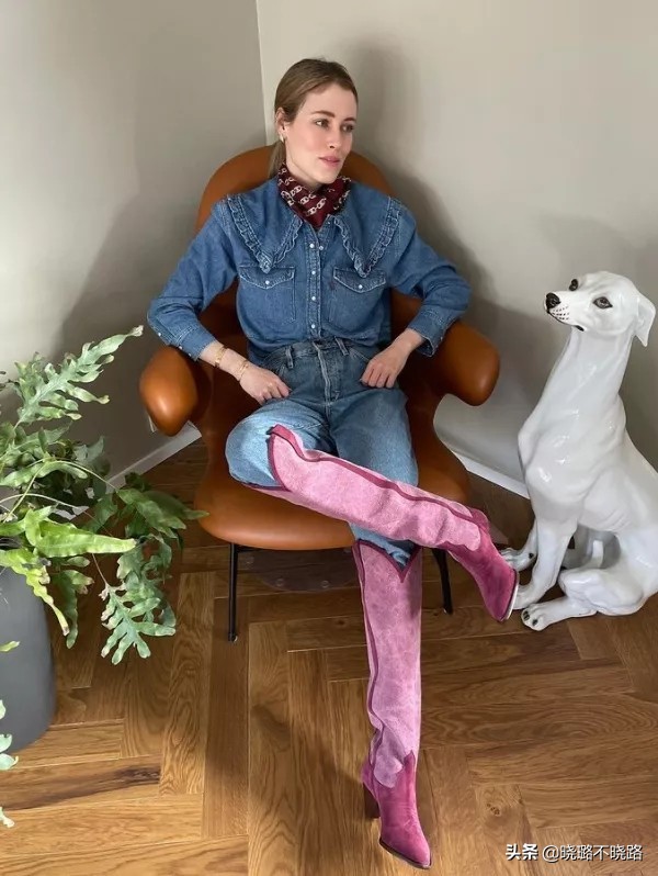 最近比较火的马丁靴和骑士靴,骑士靴跟马丁靴