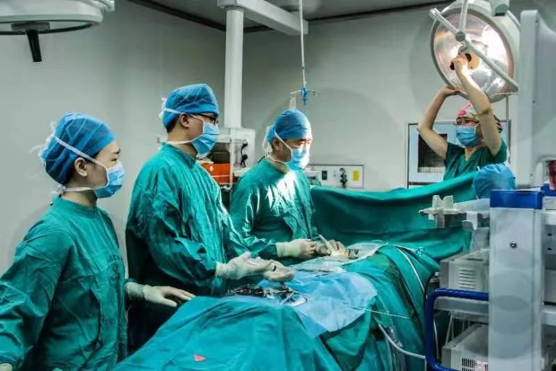 保定河北大学附属医院泌尿科专家,泌尿科王立