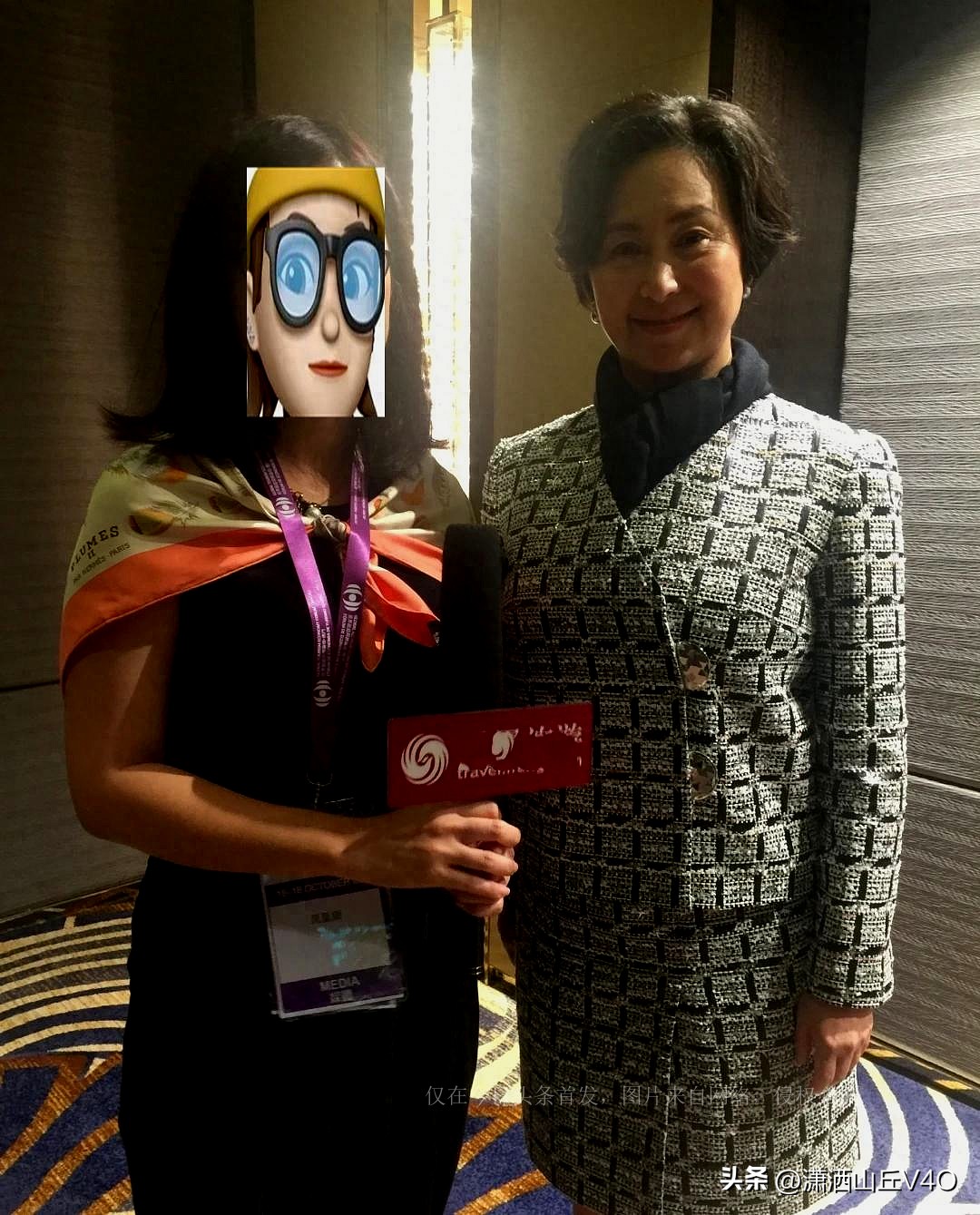 何超琼高调炫富佩戴黑珍珠项链，奢华堪比大3岁莫扎太后