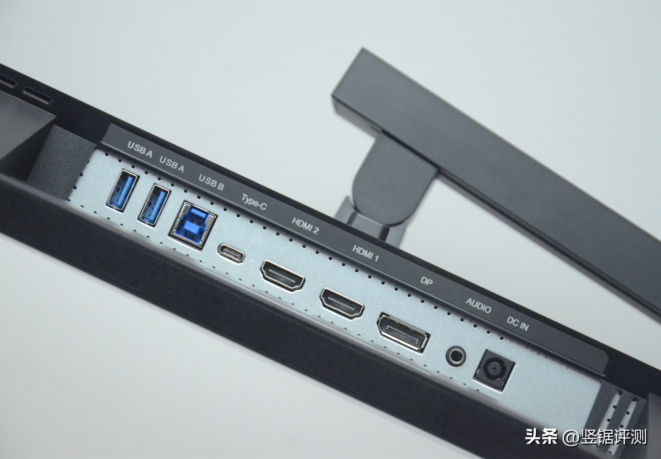 最有性价比的32寸2k显示器,最具性价比32寸曲面显示器推荐