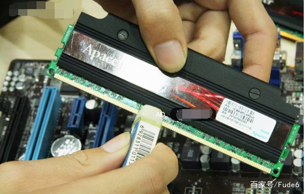 电脑开机有鸣笛声不启动,电脑主机开机响几声就不响了