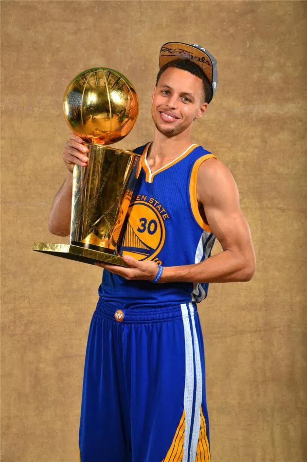 新王登基，三分王者史蒂芬.库里