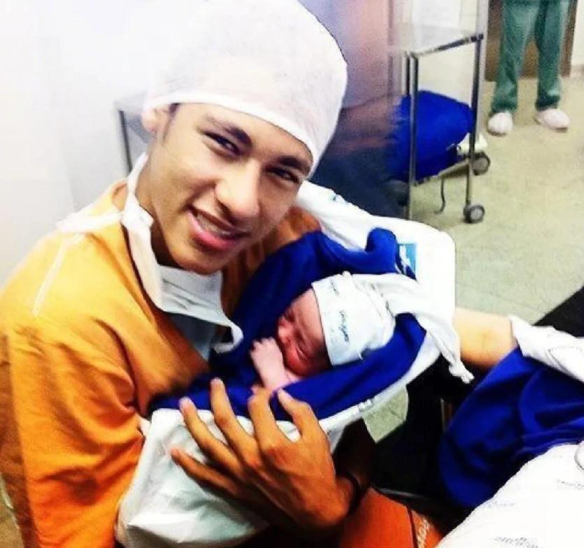 桑巴舞蹈内马尔挨踢,内马尔19岁普斯卡什