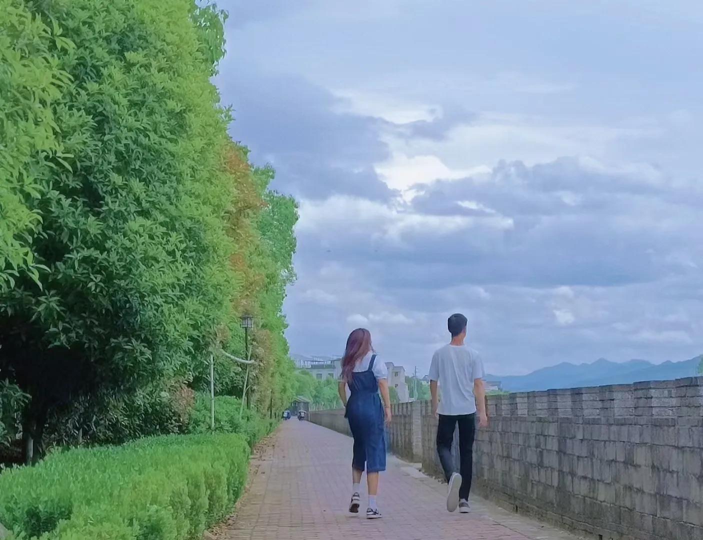 水性漆在施工性能方面的优点有,水性漆的性能和喷涂技术