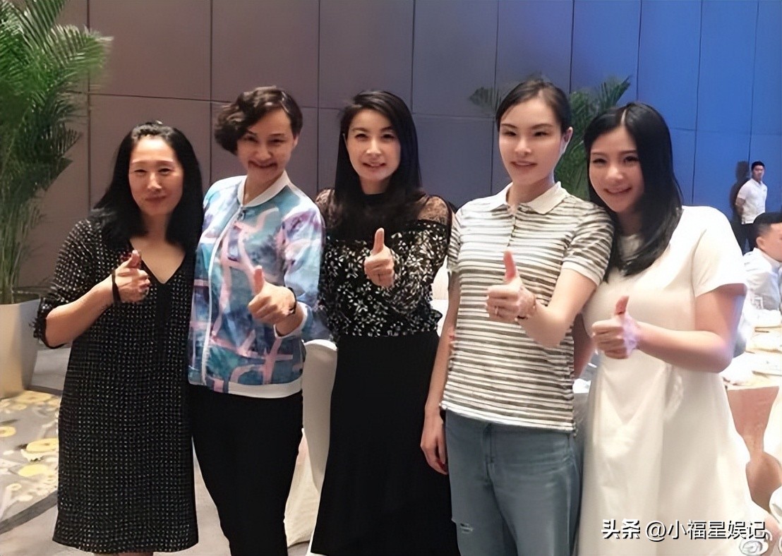 跳水女皇退役,刚宣布退役的跳水女运动员