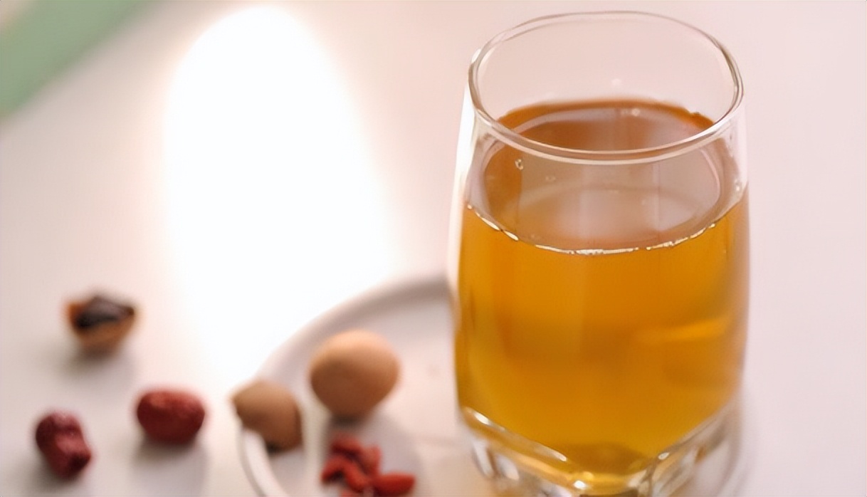 喝枸杞桂圆茶帮助睡眠吗,养生药膳桂圆茶安神助眠益气