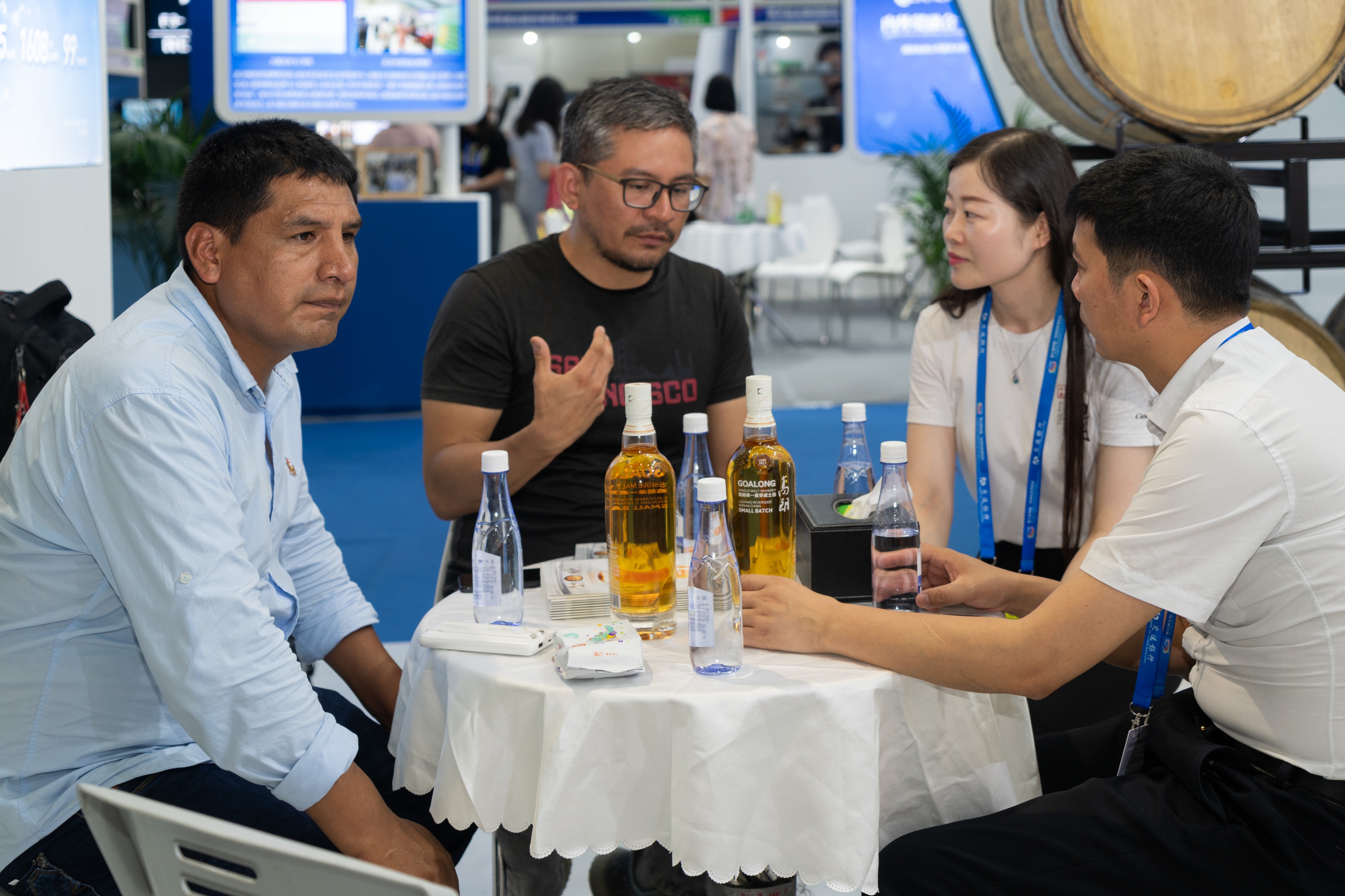 共谋发展共创未来座谈会,共谋合作发展携手共创未来