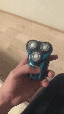 “大妹子赶紧把手放下来吧,不觉得让人看了尴尬嘛!”哈哈哈哈哈