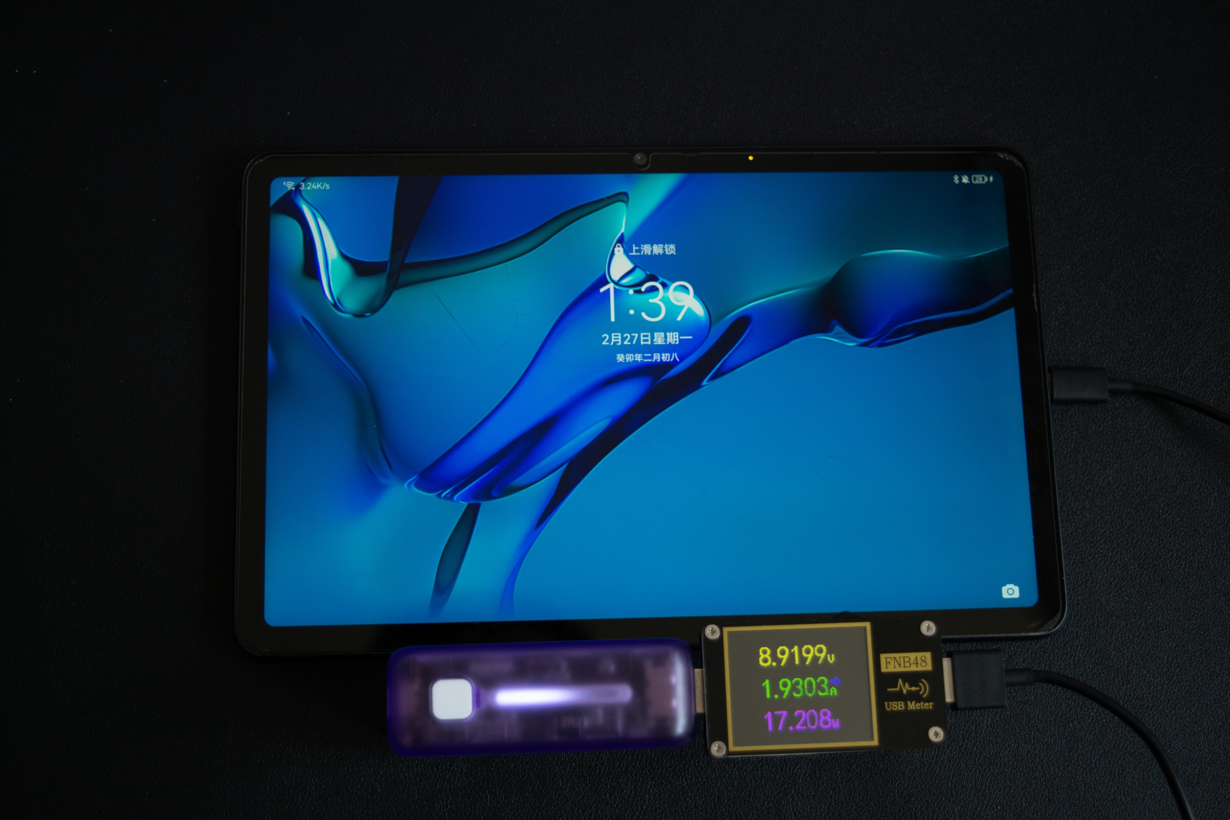 轻便型移动电源推荐,移动电源超薄小巧便携自带线