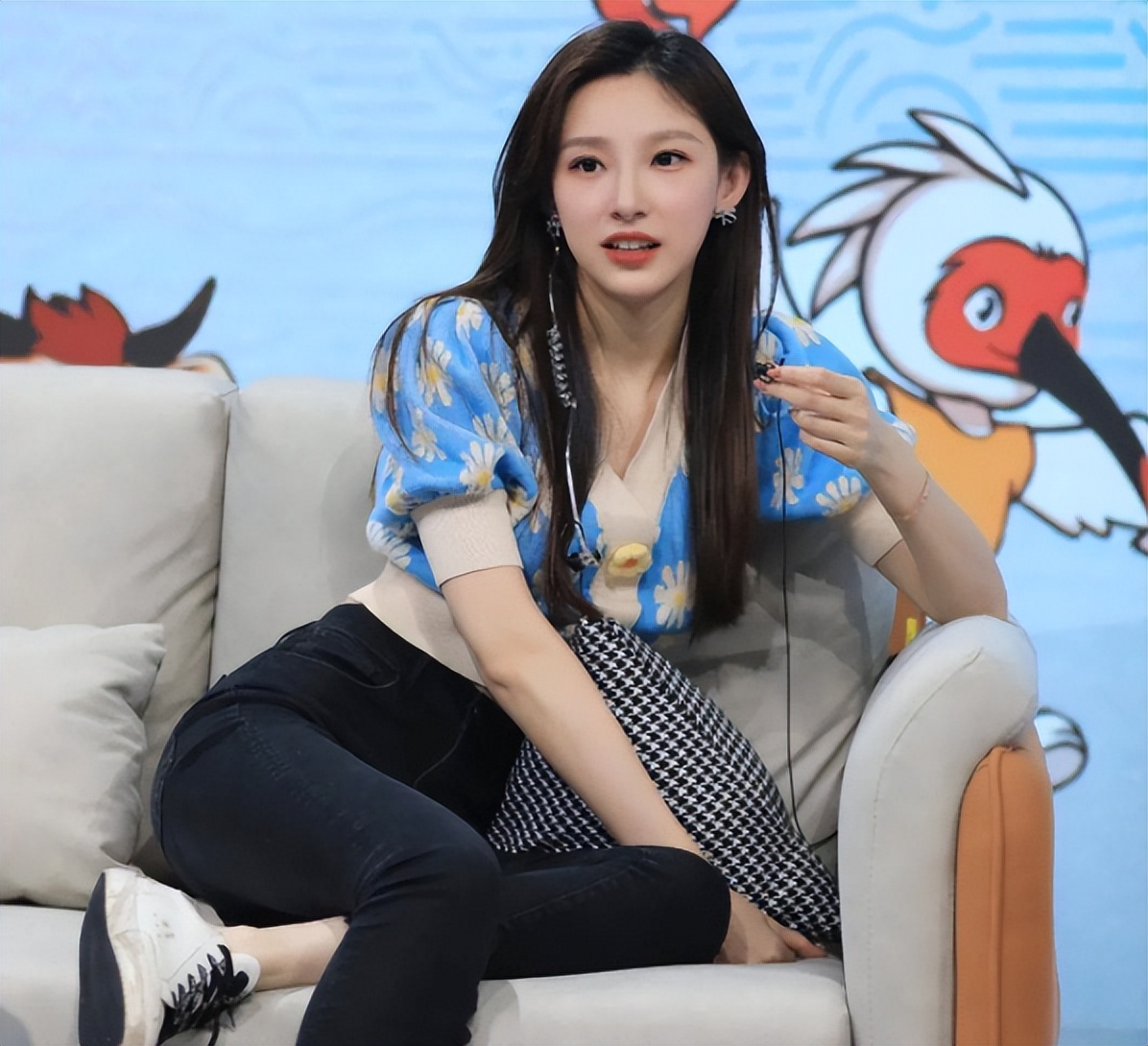 马凡舒央视春晚造型惊艳,央视春晚马凡舒从哪冒出来的