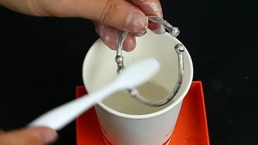 银饰戴久变色怎么办,戴久的银戒变黑怎么办