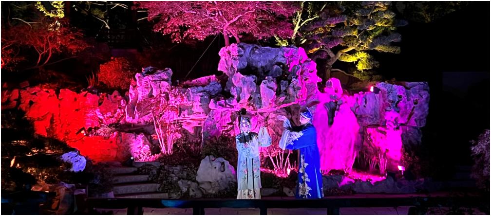 上海游客豫园观赏新年灯会,正月十五元宵节上海哪里有灯会