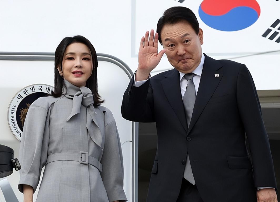 韩国第一夫人同框,韩国第一夫人的脸让人羡慕