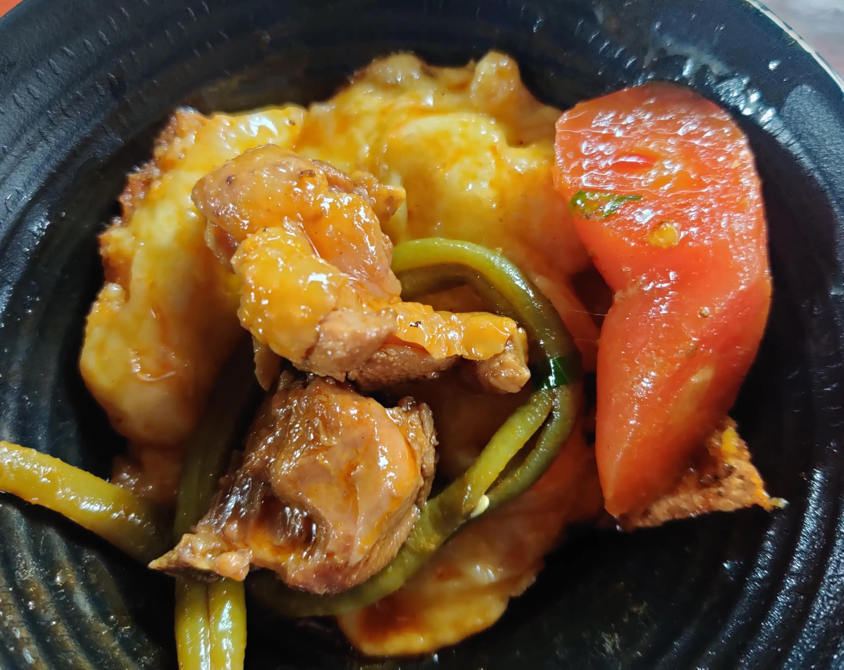 美味柴火鸡铁锅炖,美味柴火鸡汤