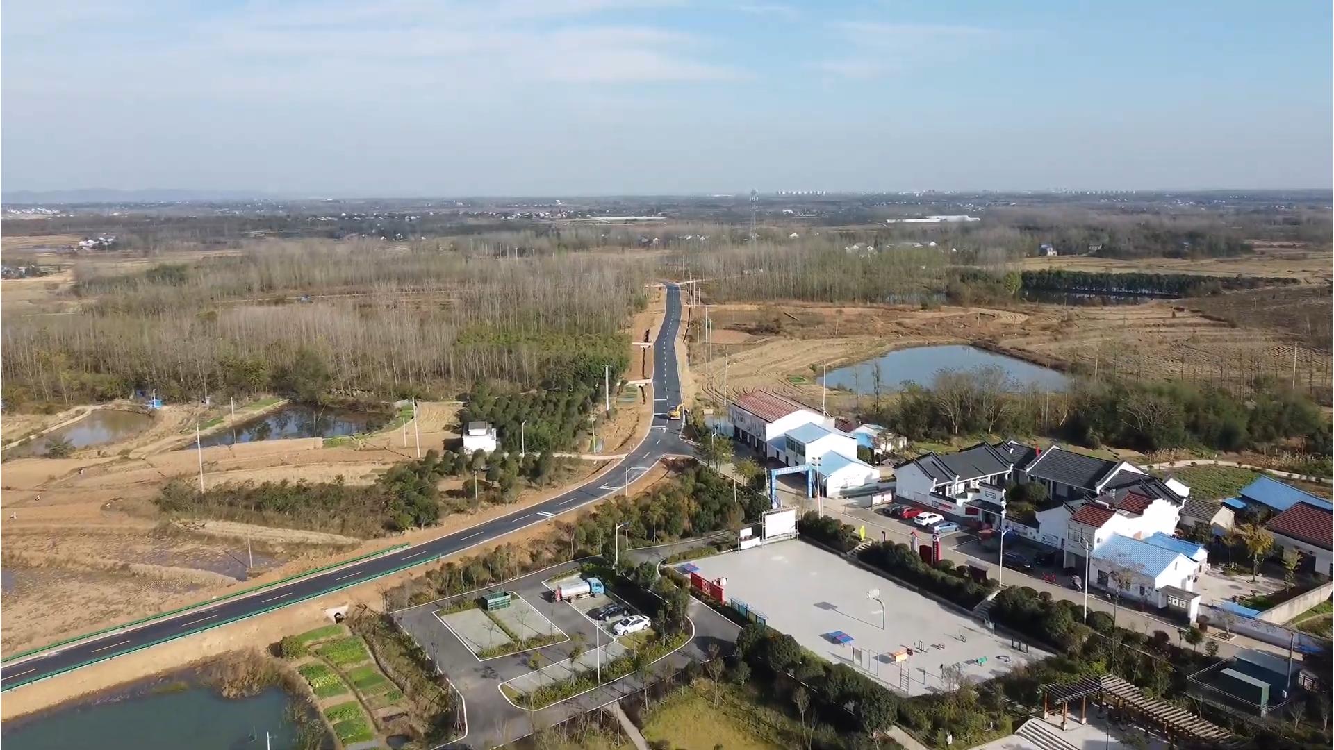 村村通柏油路现状,为什么村村通修的都是水泥路