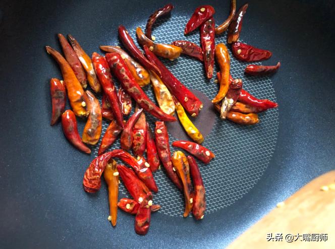 炸辣椒油怎么防止糊,炸辣椒油最香的炸法