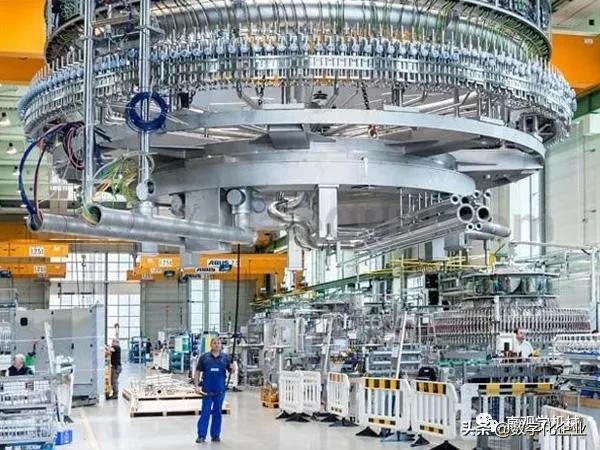 克朗斯最新贴标机,克朗斯饮料灌装贴标机