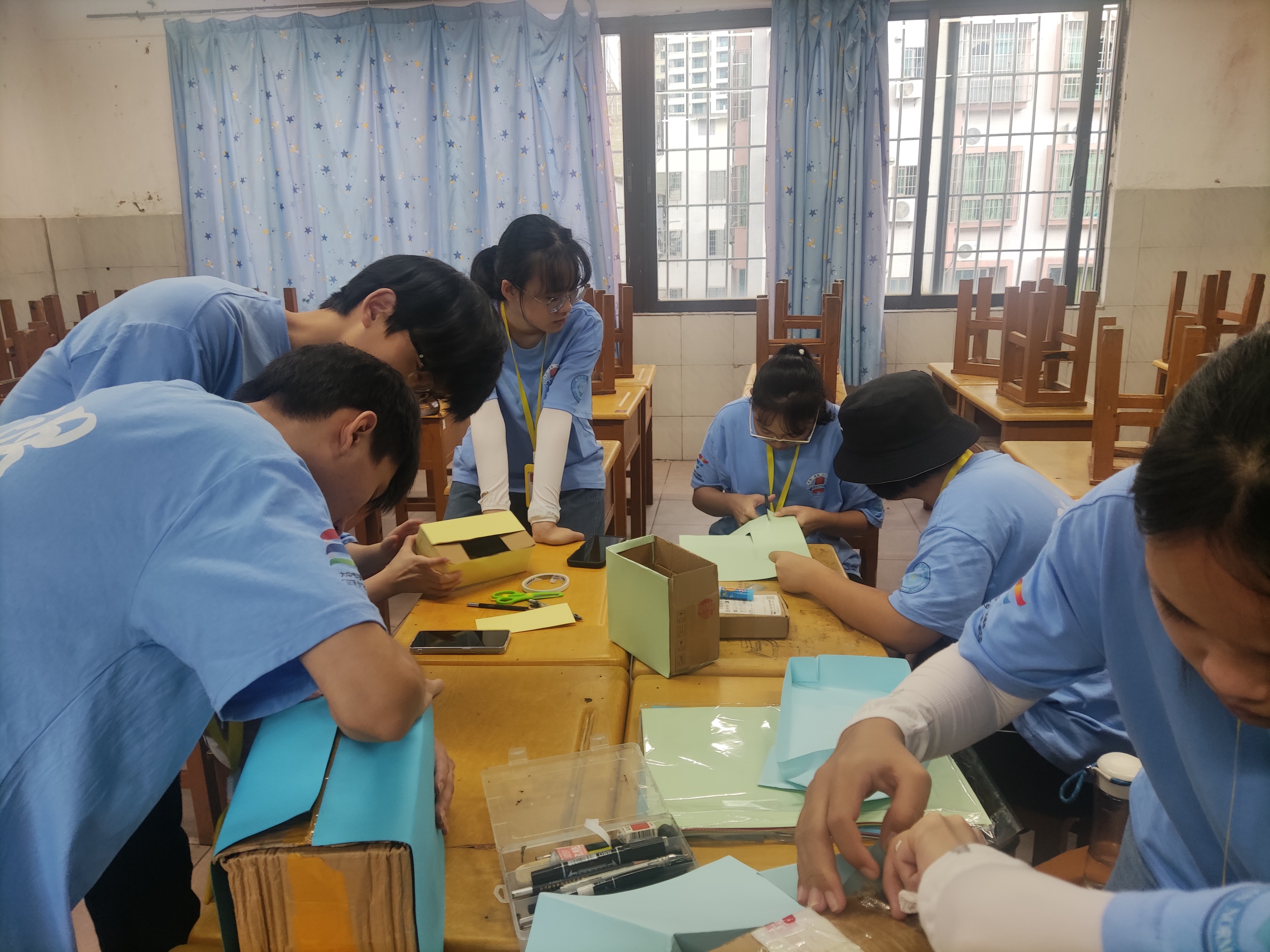 每一次远离都是深深的眷恋,每一次的靠近都假装漫不经心