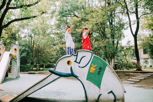 80年代的小孩日常生活,80年代农村夏天夜晚纳凉场景