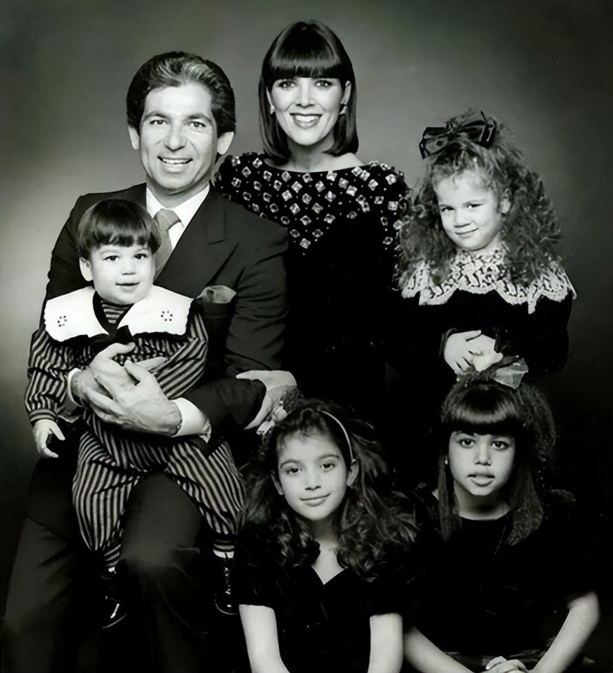 金卡戴珊红起来靠侃爷么,金卡戴珊为什么走红