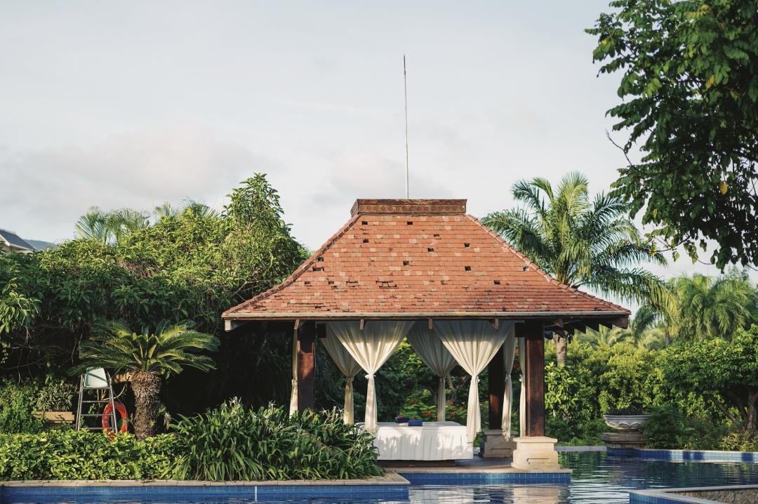 亚龙湾比较新的酒店,亚龙湾的酒店怎么样