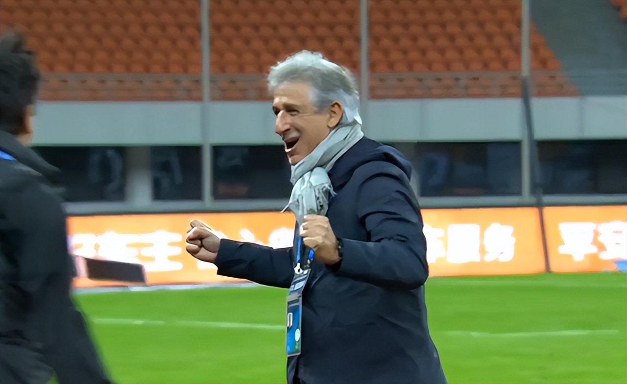 中超联赛扑救颜骏凌,颜骏凌对泰国开球