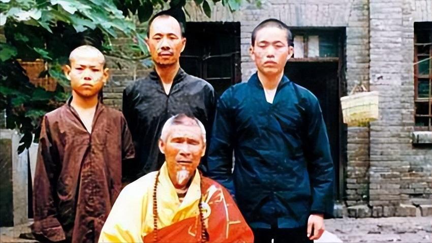 少林寺方丈释永信的袈裟有多值钱,释永信一身袈裟和佛珠多少钱