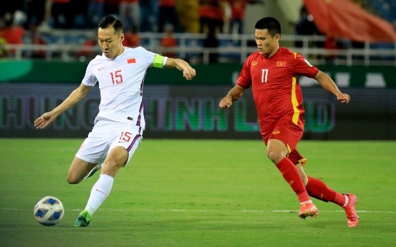 中国男足1-3不敌韩国,中国男足1比3不敌越南
