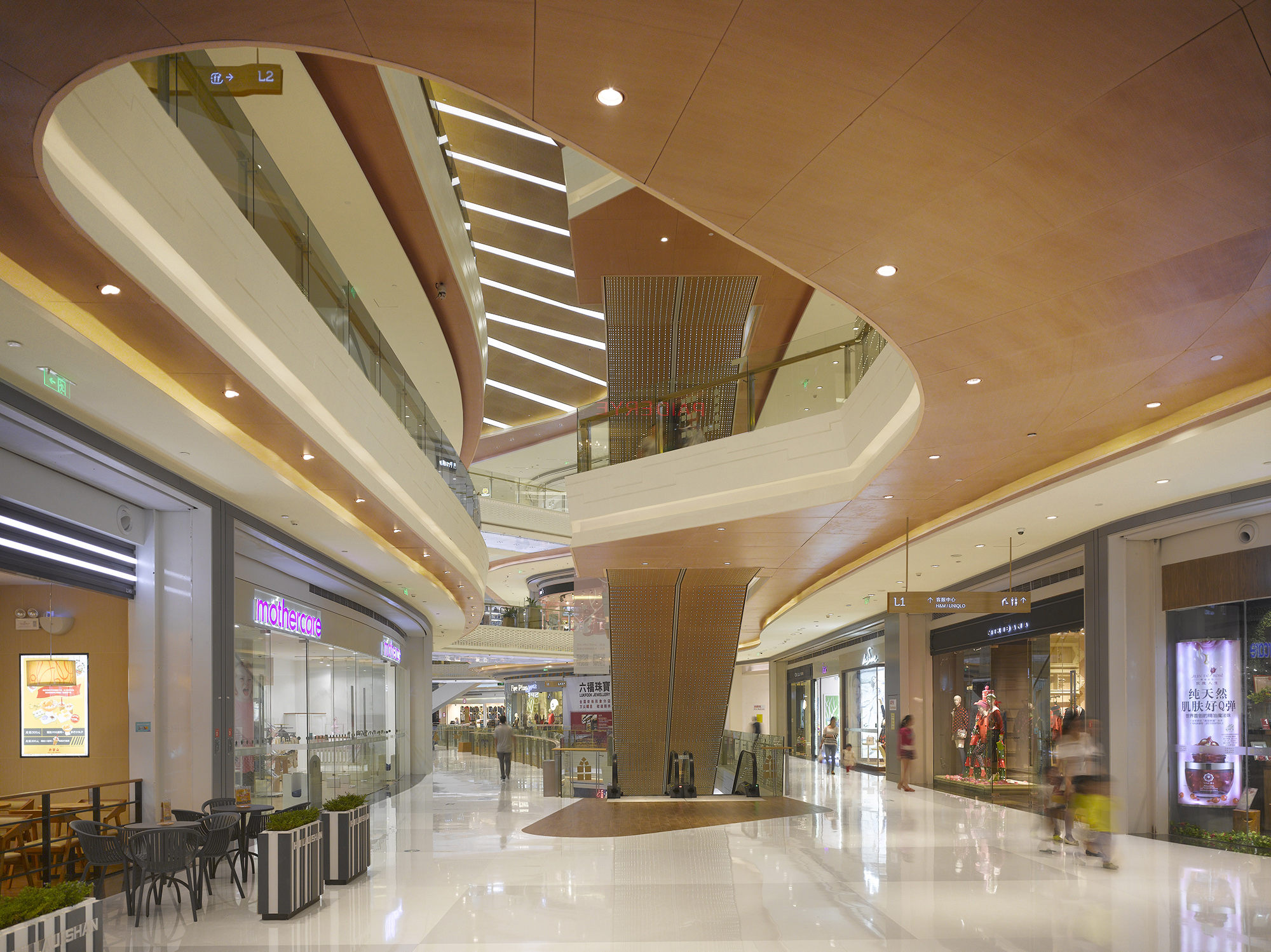 龙华九方购物中心地铁,龙华九方城购物中心