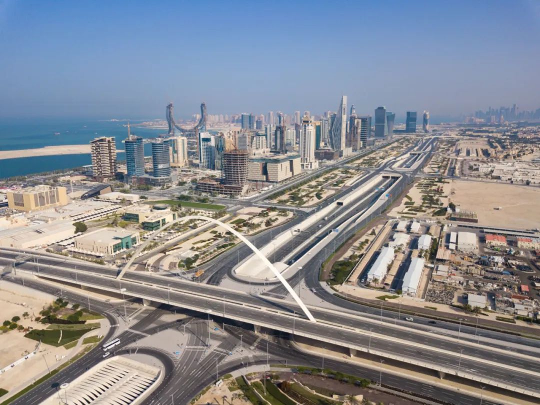 耗资30亿打造的科技之城,世界上跨度最大的体育馆