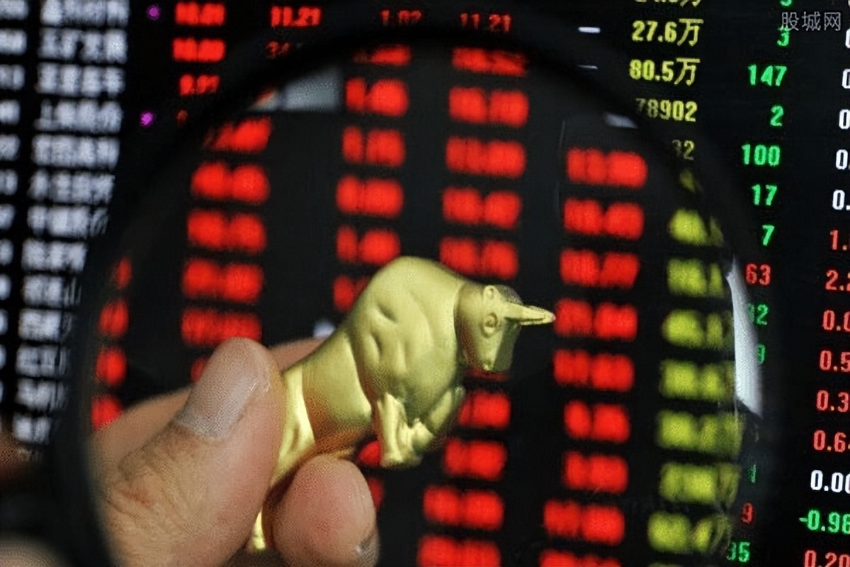 a股止跌尾盘上涨外资连续流入,尾盘外资抄底的意思