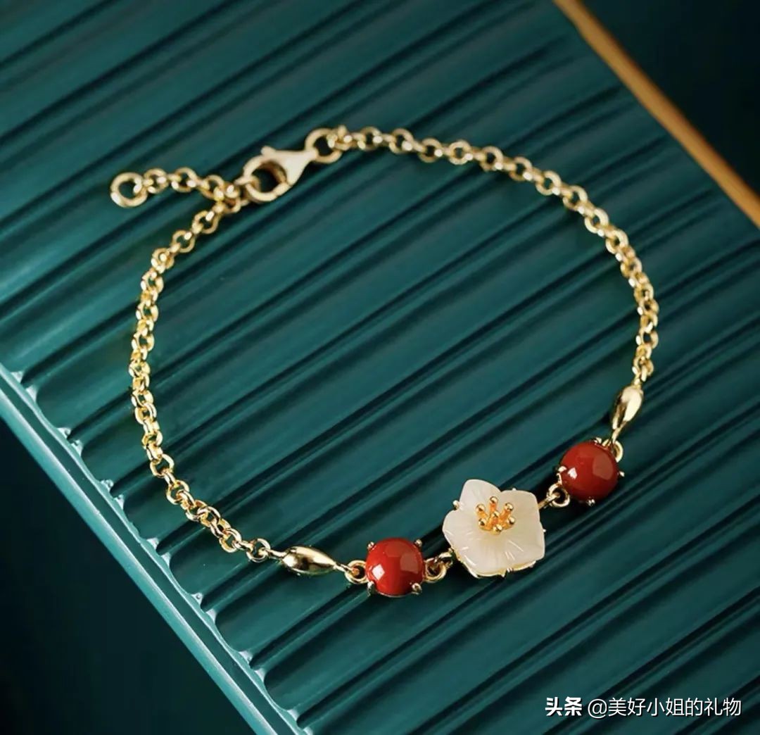 母亲节礼物项链黄金推荐,母亲节礼物排行榜前十名黄金饰品