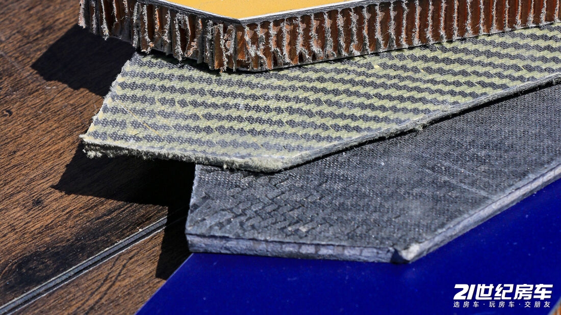 全球顶级过亿的末日堡垒越野房车,科技风末日堡垒