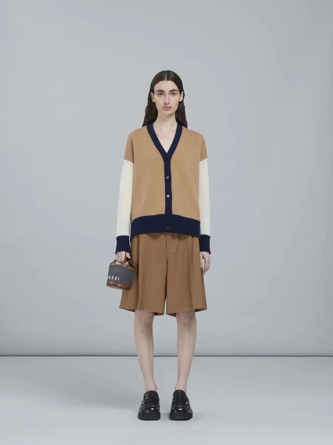 爱时髦的心情，从假日派对的配饰开始复活