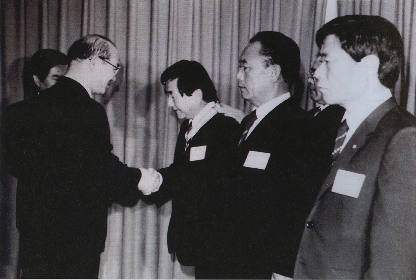 在韩国，把孩子卖到国外，能获得总统嘉奖