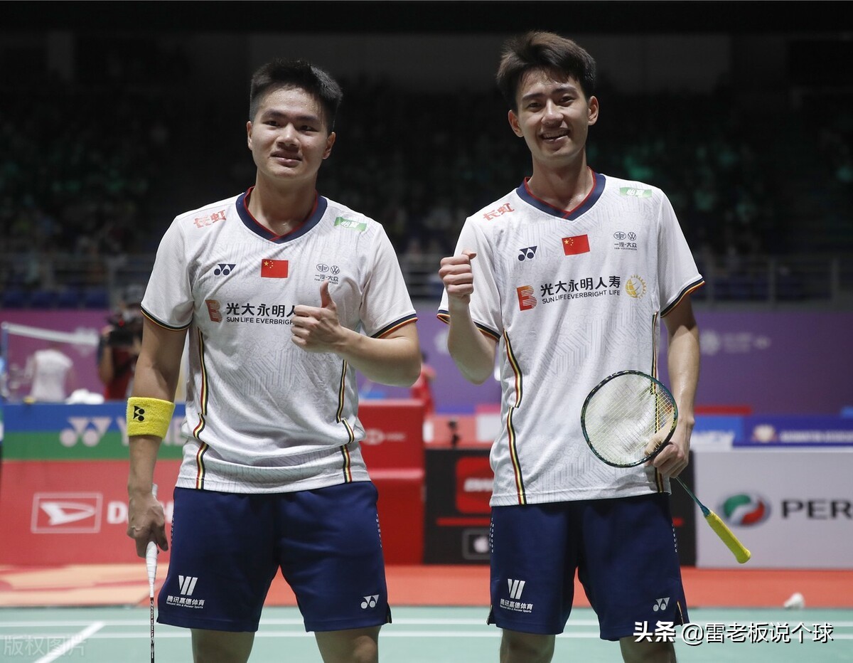 澳羽赛翁泓阳夺冠视频,翁泓阳新加坡羽毛球公开赛